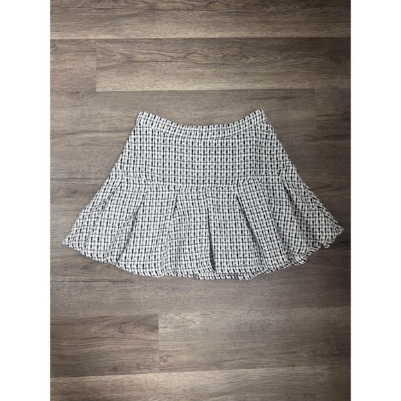 Kendall + Kylie White Black Tweed Mini Skirt Large NWT Pleated Flare Boucle - Picture 2 of 13